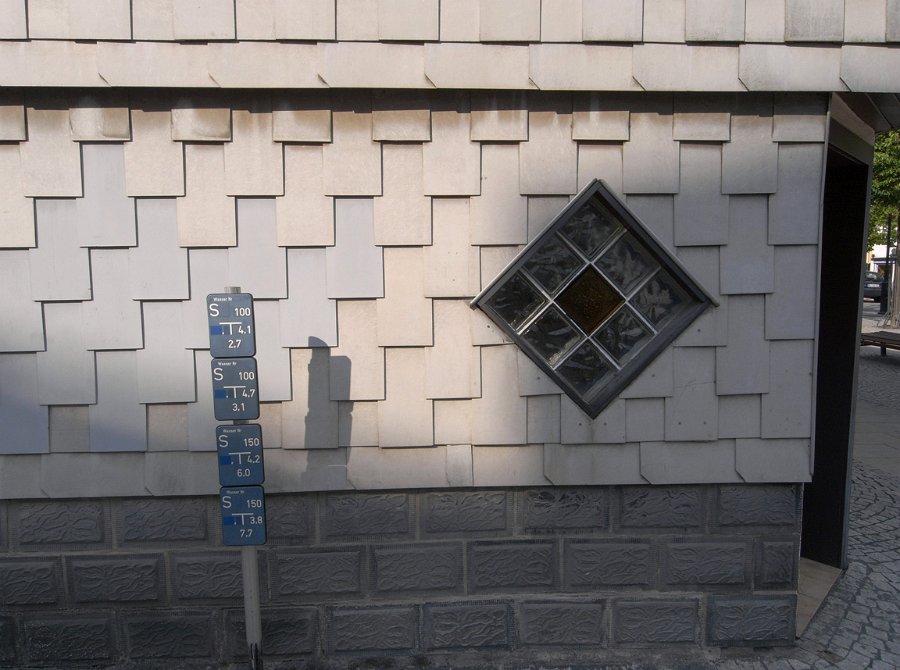 R0010469_pt2_1152.jpg - Exif_JPEG_PICTURE                                              